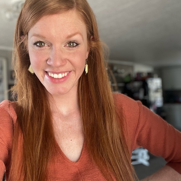 Meet your Posher, Lauren - Picture 10 of 11